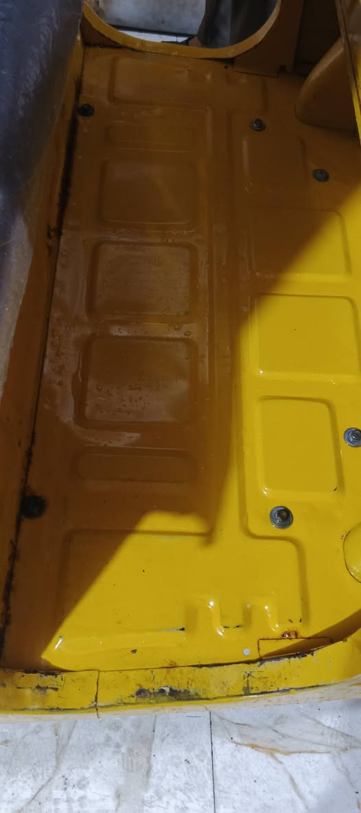 تكتك موديل 20 سنويه تجفيت جديد بيها لغد بارد وضربه صغيره بالصفحه مكاني المجر
***********
