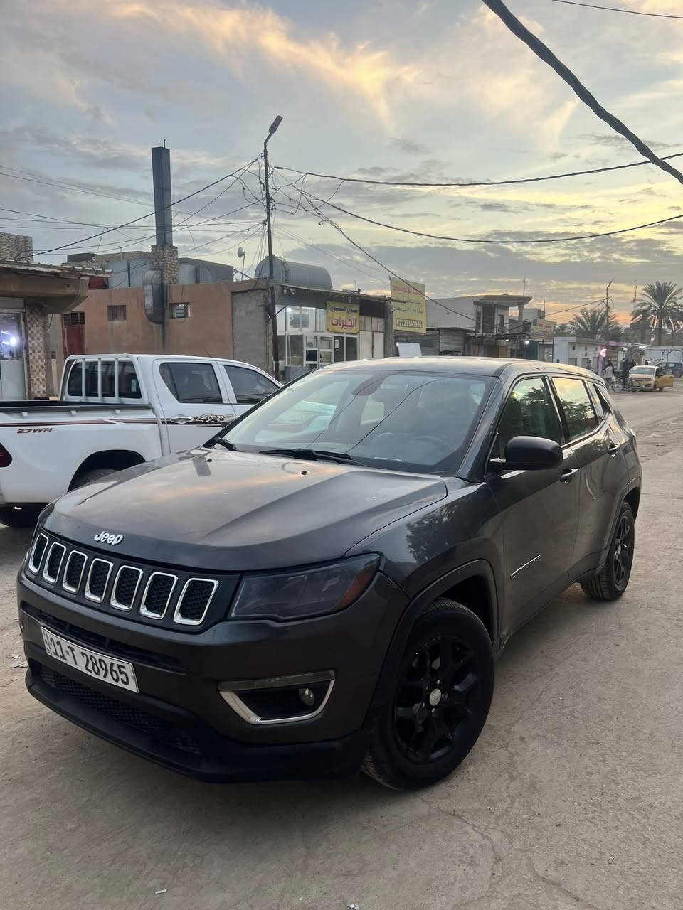 جيب كومباس2018 فئة سبورت
•الرقم:بغداد

ماشي ١٦٥ الف ميل و قابل للزيادة 
•المواصفات : 
▪️بصمة وتشغيل عن بعد
▪️المحرك: 2.4 (اربعة سلندر)
كشافات ليليه 
▪️كامرة خلفية 
▪️حساس خلفي
▪️كشنات السيارة قماش  
▪️تدفئة لكشنات المقدمة
▪️شاشة الدشبول حجم كبير
▪️تبريد قطعتين امامي وخلفي
▪️سايد بريك دكمة
▪️سستم صوت
▪️تحكم ستيرن 
▪️نظام ABS مانع انزلاق
السياره حادثه جدا بسبط فقط بنيد مبدل مال كصه السياره  تعتبر كلين للحادث مرفق بل منشور
السياره  ١٣٠ وبيه مجال قليل مكاني مركز حله 
رقم الهاتف :***********
