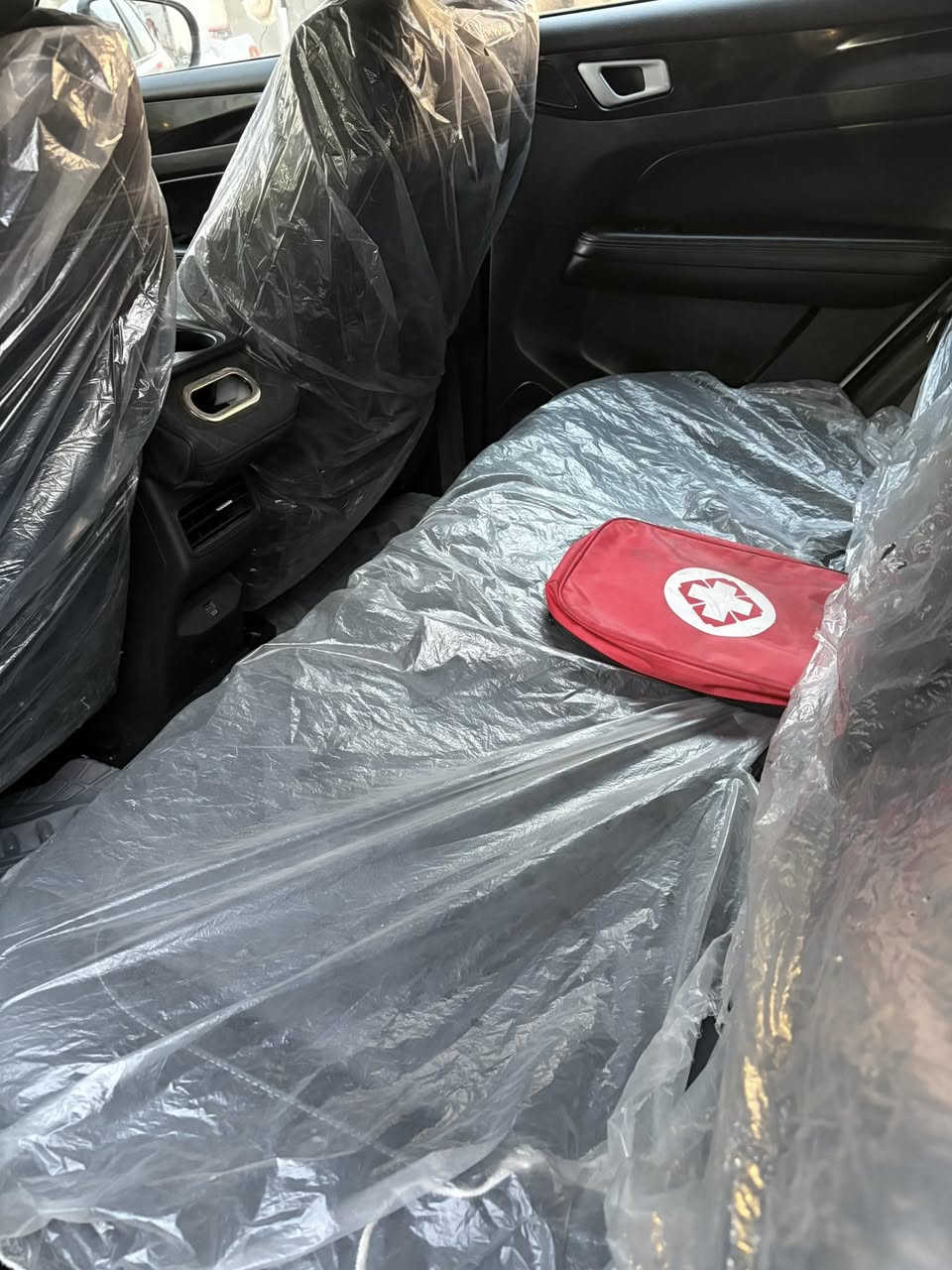 سياره كايا  X3
موديل 2024 
بصمه 
كامره تصوير امامي فيدو. رادار   وكامرن خلفي 
دبل شاشه. فول دجتال
فوليوم عدد3 ستيرن وشاشه وبجانب الكير 
تحكم ستيرن وسرعه 
 صوت المسجل اوتو مع السرعه والتحكم
اضويه لايت. اوتو 
السياره اوتوماتيك 
بدون سقف سلايت 
ميزه كونترول ترحيب 
سياره بيها شبر تعذيل بارد صندوق خلفي على اليمين
اوتو هولد 
 A b s 
جامات 4 اورو. مع قفل اوتو  موبايل كورك واتساب فايبر
***********
