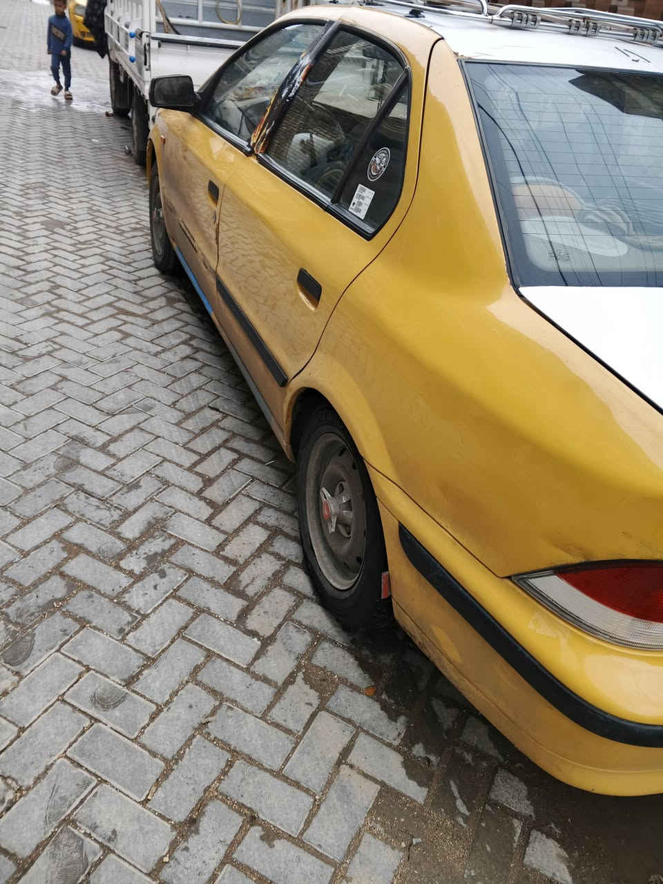 سلام عليكم سمند 2011 سيارة حلوة خيار من الله مكينة كير جددد بيهه مكان صبغ سعر 32 رقم ***********
