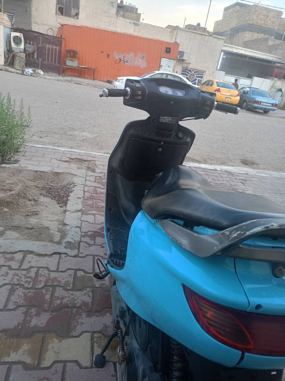 سلام عليكم للبيع دراجه فراشه نثيه الدراجه جاهزه حاويه مكينه مامفتوحه كهربائيات كله شغاله الدراجه حلوه سلف هندر اشاير لايت عالي ناصي قفل استيرن قفل جنطه تايرات جدد الدراجه ماعيزه شي السعر 400 وبيها مجال للشراي العنوان ديوانيه اخصيمه متواجد خاص وعل رقم ***********
