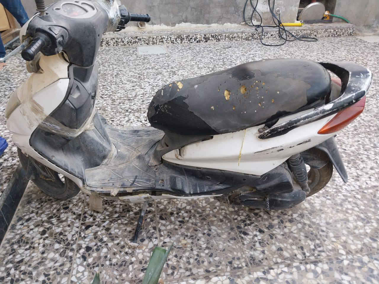 السلام عليكم
دراجة سكنس البيع 
العنوان بغداد الكمالية نهاية المعوقين 
رقم الهاتف *********** 
دراجة ماتشتغل سبب ولفات
