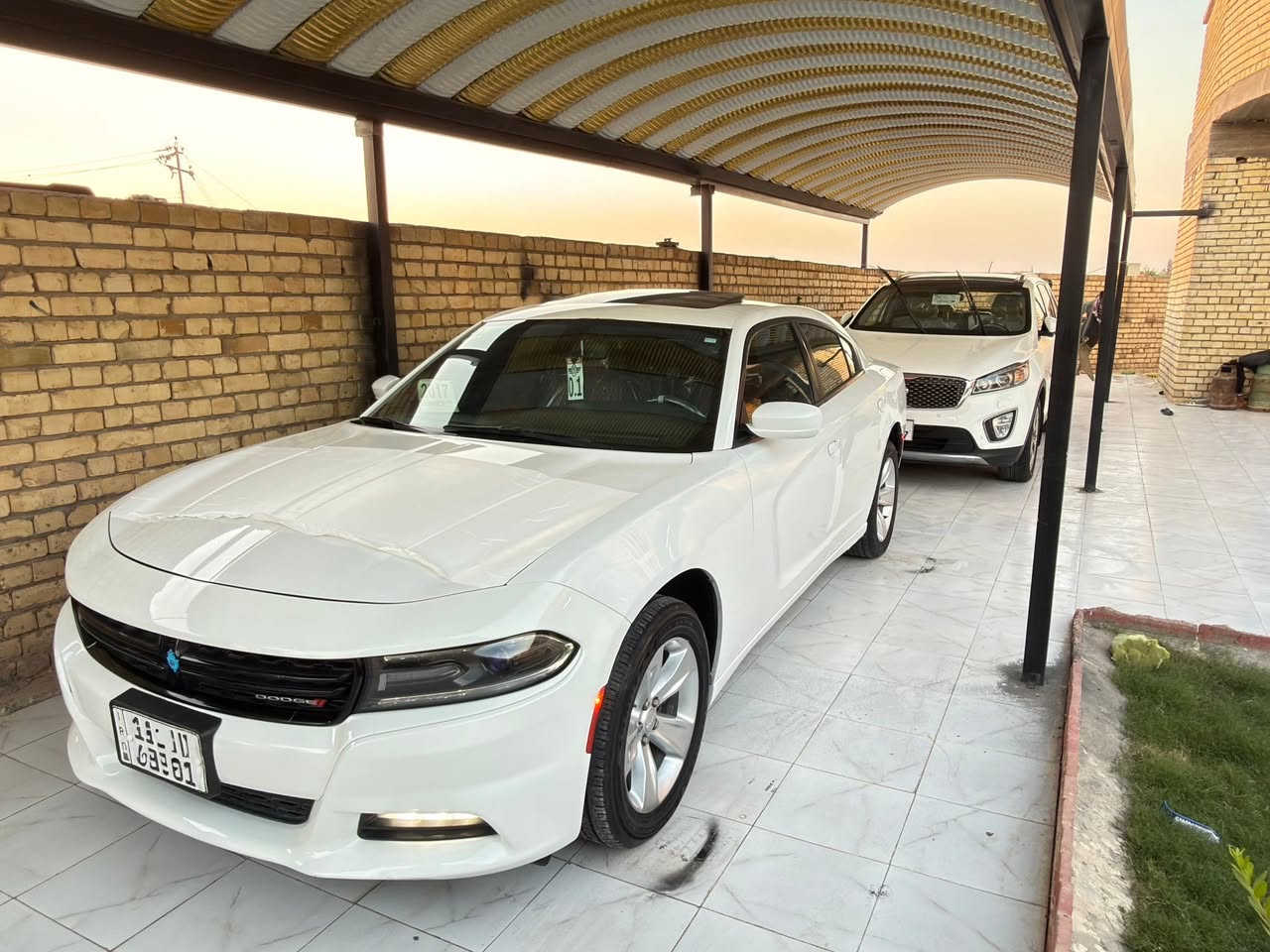 Charger Rallye plus
جارجر موديل 2017
رقم بغداد دولي بسمي
وارد كندي  كفاله عامه 
جاهزه للخير 
مكينه كير كفاله شرط ع وضع الشركه 
حداديه الشركه مفتوحه
تخم تاير صار اسبوع شاده

المسافة المقطوعة 100

حجم المحرك 3600

مواصفات 
فتحه
داخل احمر 
كامره خلفيه
 مصابيح امامية زنون مع بلوجكتر LED .
ويل قياس 18
شاشه كبيرة مع نظام ملاحة نفكيشن GPS .
 مقاعد أمامية كهربائية
مقاعد أمامية  وتدفئة .
 تشغيل عن بعد . .
 محدد سرعة . .
 كاميرا خلفية دوارة.
حساس خلفي
 مرايا  ترحيب متحسسة للاضاءة
دخول ذكي بصمة
#ملاحظه
السياره جديده جداً وبدون بارد 
للاستفسار 
 ⁠*********** ⁠ 
***********
مكان السيارة بابل
