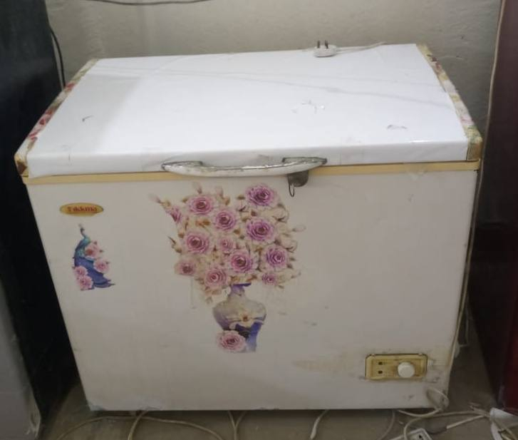 أغراض نظيفه مستعمله استعمال قليل جدا
وبيه ضمان وفحص قبل البيع 
للاستفسار الاتصال على الرقم ***********
او خاص 
العنوان : باب المشهد مقابل مستشفى الولاده 
فرن الحسناوي قديما
