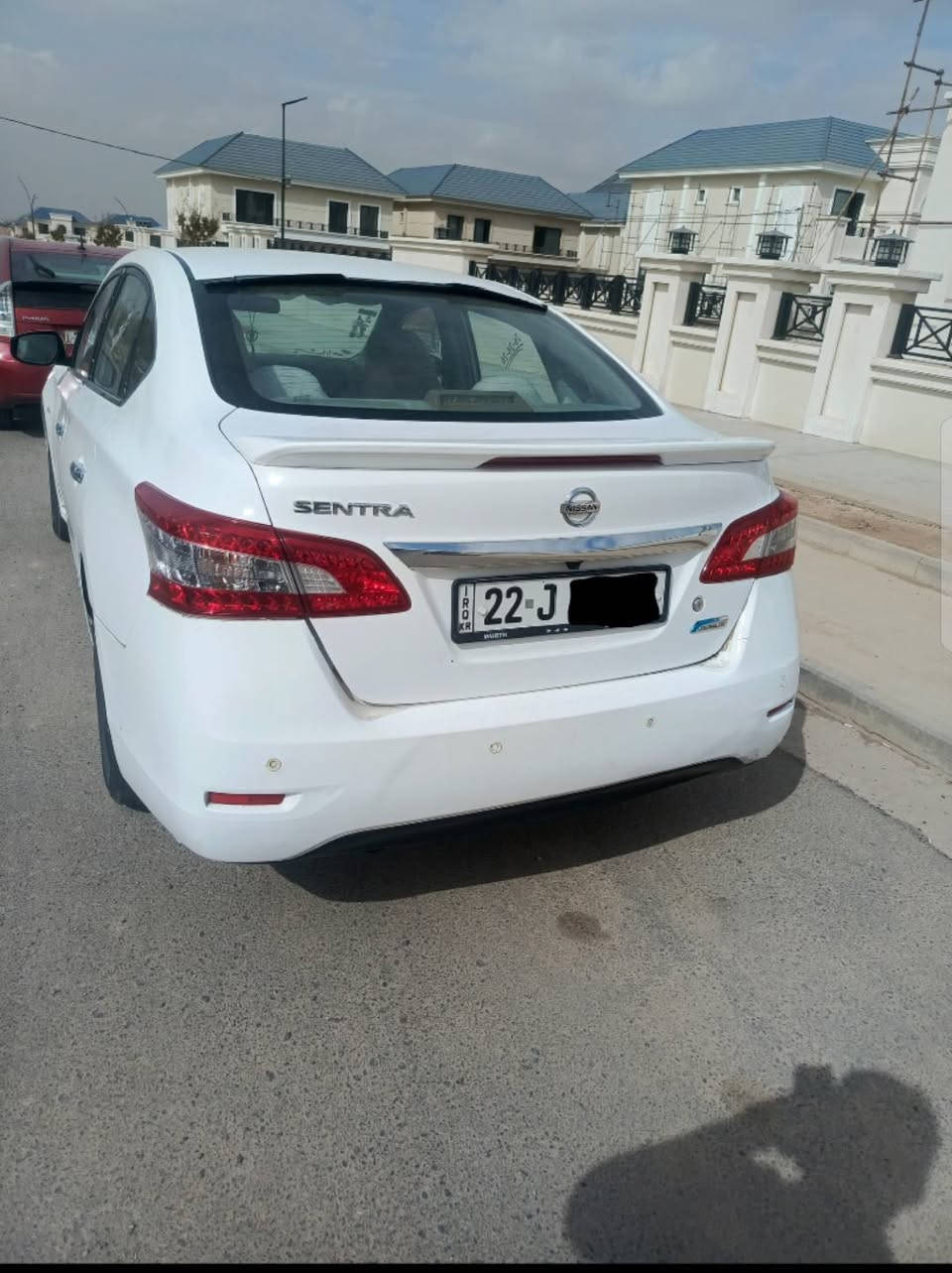 سينترا خةليجي موديل 2015ي سپي بةفري بؤ فرؤشتن
يةك پارجة سبوغة دوو بستي كارتة 
مةكينة 1.6 
گير و مةكينة عةيبي نيية 
سةيارةكة تونت و تؤلة تازة پيش و پشتي تونت كرايتةوا  تةقة و رةقةي تيانيية  جوار تايةي نوية  سحري 110مةجال
سةنةوي هاتا 2030نوية  ژمارةي تةلةفون و واتس ئاب لةسةرة *********** أربيل, العراق
