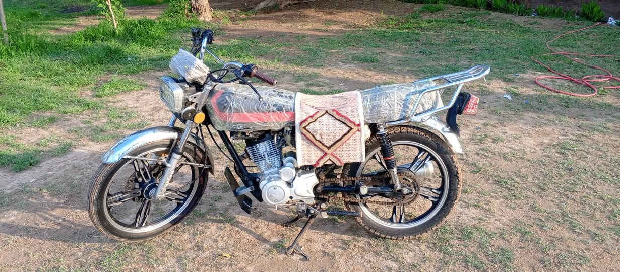 سلام عليكم دراجة سفوان البيع5كير  موديل 2024 دراجة مامفتوح محركة دراجة نضيفة دراجة كلك كلك مكاني طوريج الخيرات ***********بي وتساب السعر 425وبيه مجال الطيبين
