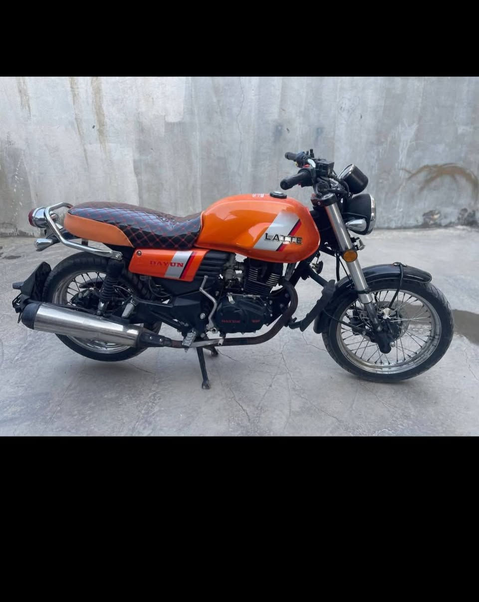 السلام عليكم  دايوان لايتي 2022 نضيفه وأوراق كامله
سعر 1500 العنوان بغداد
*********** متوفر واتساب
