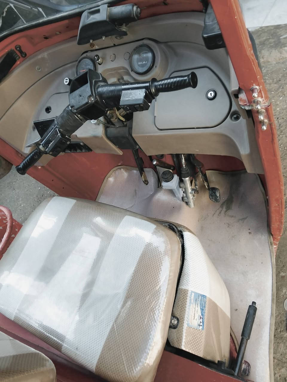 السلام عليكم التكتك للبيع رقم وسنويه مديل 2018 مكينه خير من الله معمره الدوس العنوان  المشتل شارع المطبك بل حواسم السعر 5500 رقم الهاتف ***********
