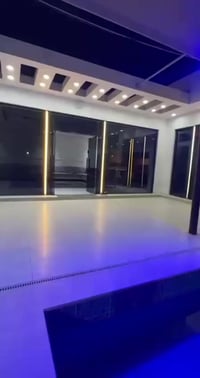 مزرعة ١٨٥ • بلد وسط المنتجعات • مسبحين