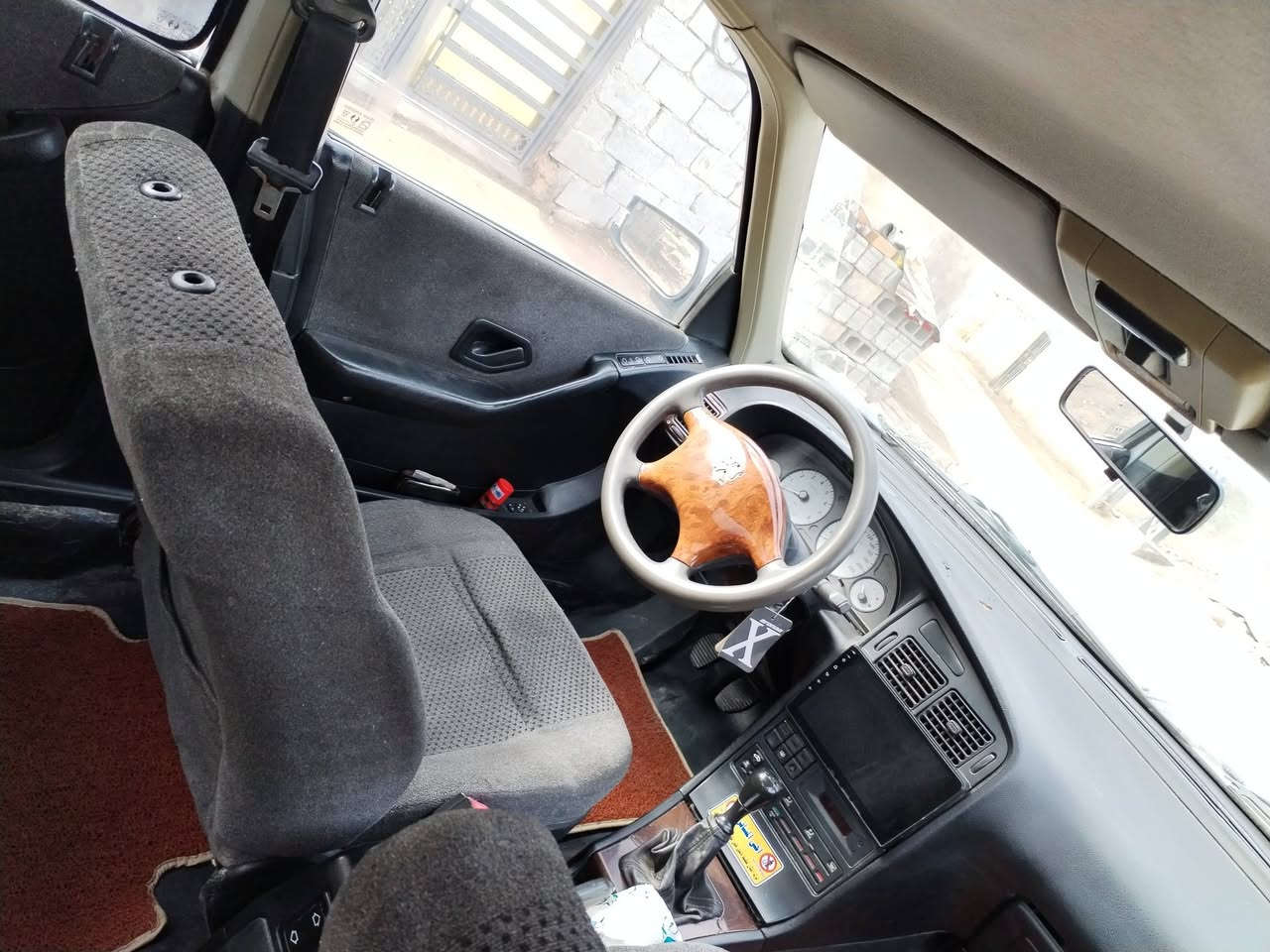 سلام عليكم بيجو باص موديل 11مكينه وكير بل كارتون  السعر ٣٥ وبيهه مجال المكان ناصريه سديناويه رقمي ***********
