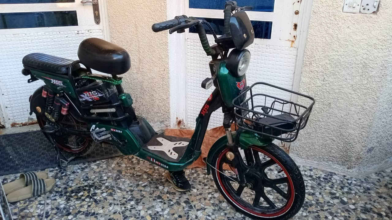 سلام عليكم دراجه شحن HIS SPORT للبيع دراجه بطاريات جديد كهربائيات كله شغاله سعر ٣٠٠ وبيه مجال حك الجيه
متواجد خاص وعلى هذا رقم ***********
