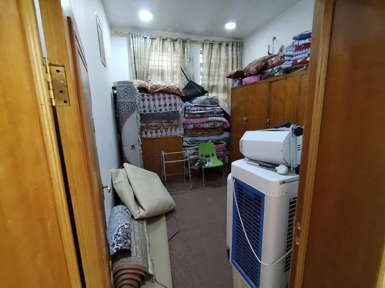 بيت للبيع في كربلاء حي المجتبى مساحة 200م طابو صرف ركن بطحي طابقين 4غرف نوم وكافة ملحقاته حي راقي كافه الخدمات متوفره على شارعين 15 موقع مميز جدا قرب المستوصف بناء درجه اولى السعر 400 للاستفسار الاتصال *********** /*********** مكتب الخبير نستقبل كافة العروض
