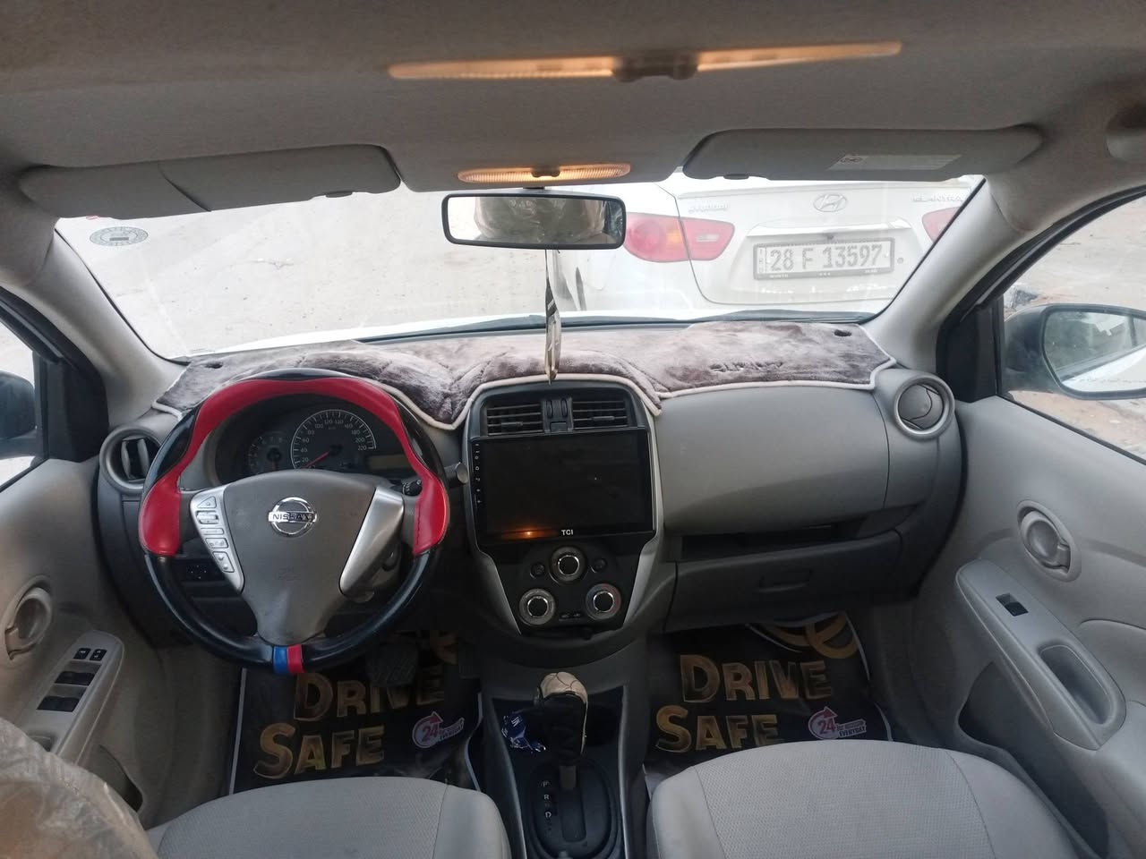 سلام عليكم 
نيسان سني مصري 
مديل ٢٠٢٤
رقم اربيل دولي 
كير مكينه حداديه مكفولات 
بيه دحجه بل جاملغ لخلف السايق ضربه خفيفه ومرجعه عل بارد وشخط بل باب لخلف الصدر والباقي كله مكفول 
سعر ١٢٥وبيه مجال 
مكاني نجف 
رقم ***********
