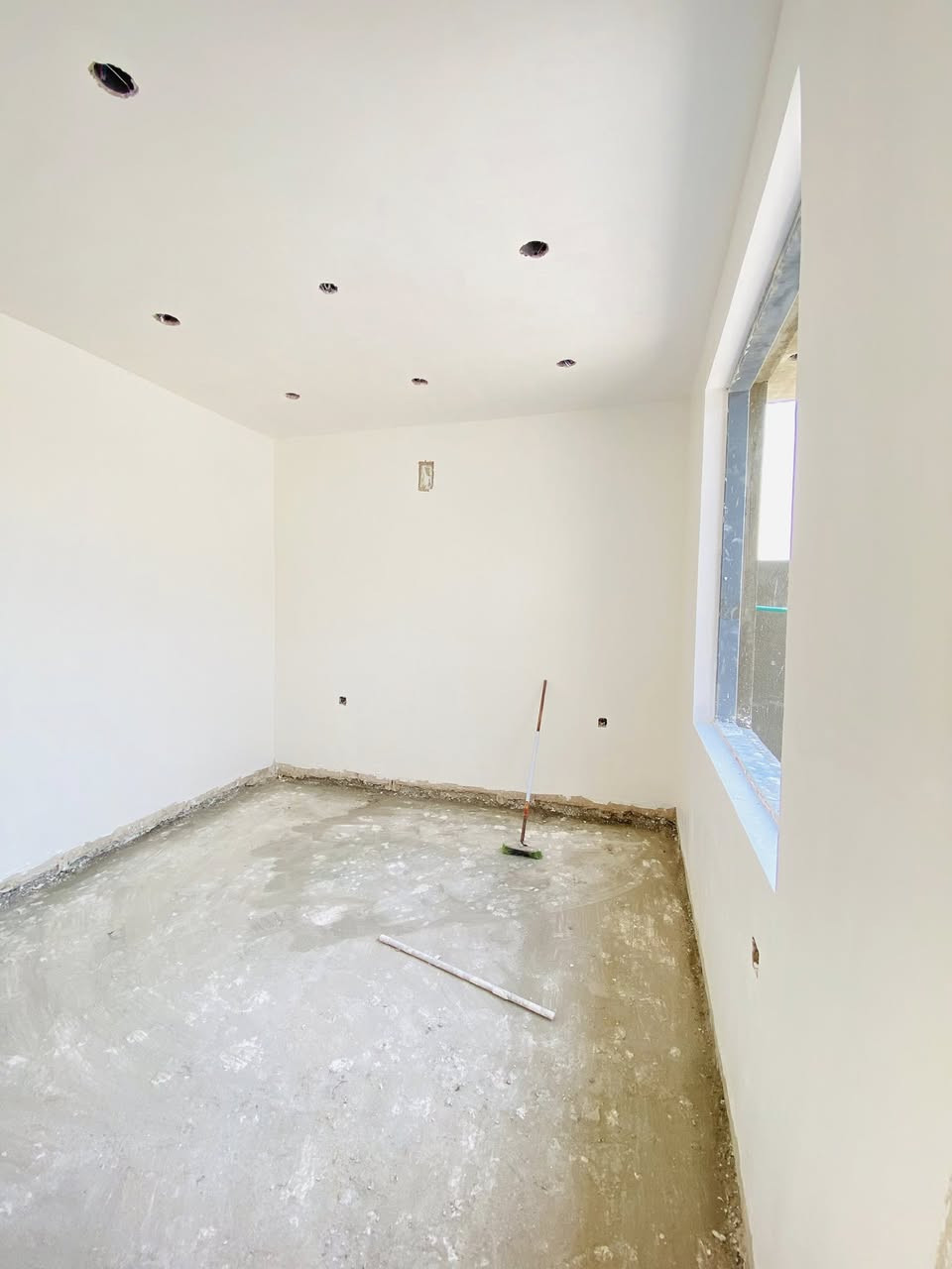 السلام عليكم كادر جص وبورك من الموصل من اربع خلفات مبيت بنفس موقع العمل *********** @***********
