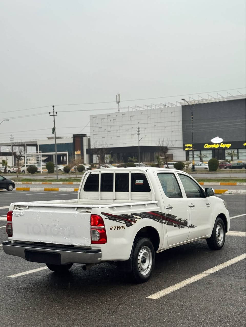 بە ناوی خوای گەورەو مهیررەبان 
تۆیۆتاهایلۆکس ٢٠١٣ پارچەرەش لەسەر ساخی  هەمو گیانی بە شەرت ٤ تایەی لۆکی لە ژێرە ڕۆنی تازە گۆراوە پێشو پشتی تازە توند کراوەتەوە.  سەنەوی نوێێە تا کۆتای ٢٠٢٨ گێرو مەکینە بە شەرت نەکراوتەوە سەیارەی مەحرەز نیە هی مالی خۆمەو بە ناو خۆمەویە.هیچ مەسرەفێکی تیدا نیە           تەنها     ٢٠٠ کم هەزار ڕۆشتوە
0772 117 0580  watsup رانية, السليمانية
