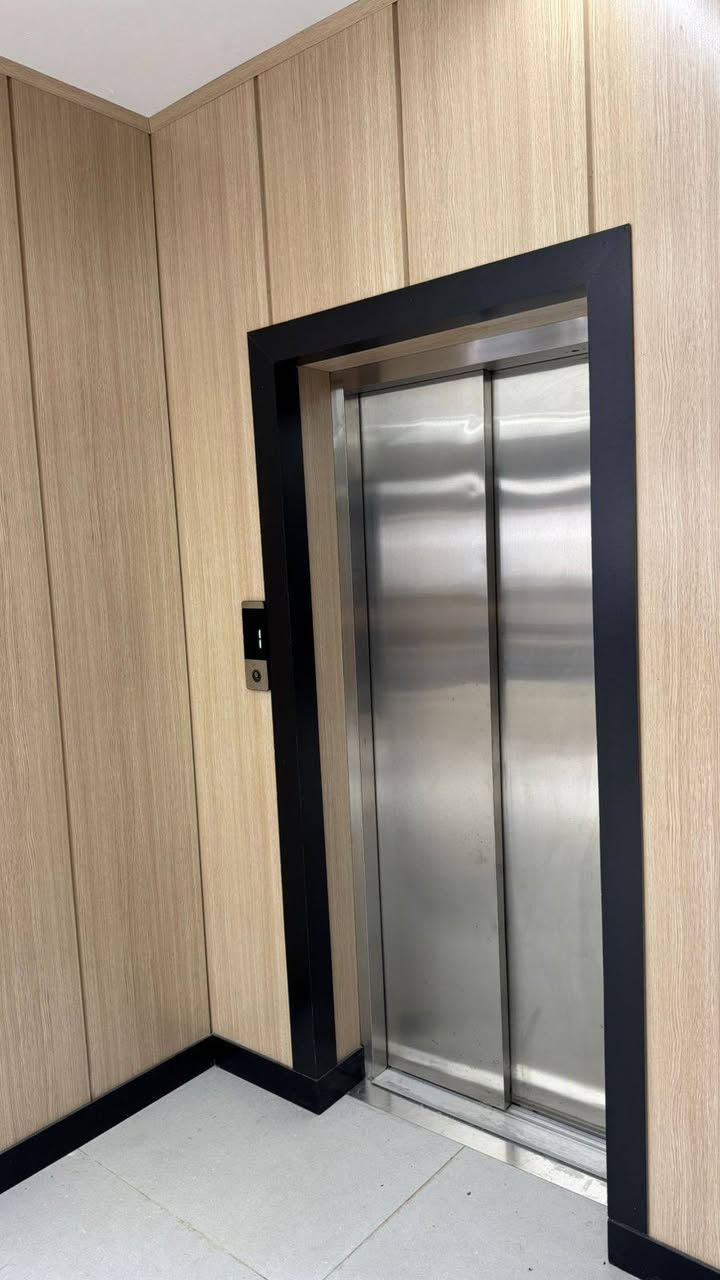 التاج للمصاعد والسلالم الكهربائية
شنو رأيكم بمصعد يگعد معاكم سنين بدون أعطال؟ 🤔

شركة التاج للمصاعد والسلالم الكهربائية موجودة الكم بقلب بغداد (الكرادة) وهاي فرصتكم تتعاملون مع أفضل المختصين بهذا المجال.

🛗 نشتغل بأنظمة:

· مصافر (مصاعد) بيوت وعمارات.
· مصافر بضائع للمصانع والمولات.
· سلالم كهربائية للمراكز التجارية.

🛠 عندنا كفالة وضمان وصيانة دورية.

لا تترددون، رقمنا گدامكم ومستعدين نجاوب على كل استفساراتكم.
📞 ***********
📍 الكرادة - بغداد

#الكرادة #بغداد #عراق #مصاعد_عراقية #خدمات_عراق #أهل_العراق
