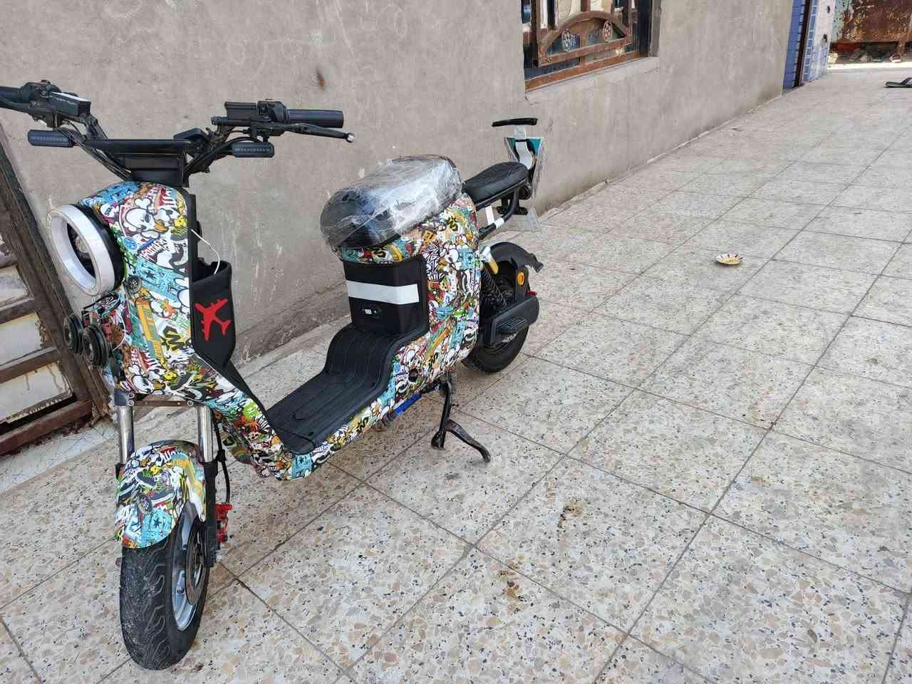 السلام عليكم دراجه شحن R9 للبيع
كفاله عامه من الزلغ بطاريات كبار 32امبير و5بطاريات موديل2025 كلشي شغال بيها كهربائيات اشاير لدات لايت عالي ناصي بلوتوث هورن كلها شغاله الدراجه وجاهز برغي ماناقصها غراضها كلهن موجوده بلعافيه ع الياخذها  مكاني بصره الطويسه السعر  450/ ***********/ بس واتساب فقط
