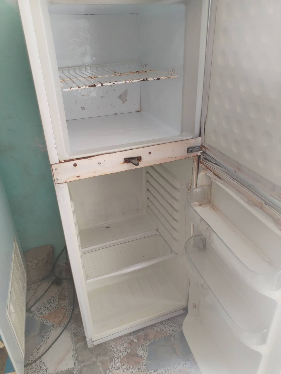 ثلاجه للبيع سعر ٦٠ وبيها مجال شرط الشغل


**إذا كنت صاحب هذا الإعلان وتريد حذفه لأي سبب، رجاءا أرسل رسالة إلى الدعم الفني**