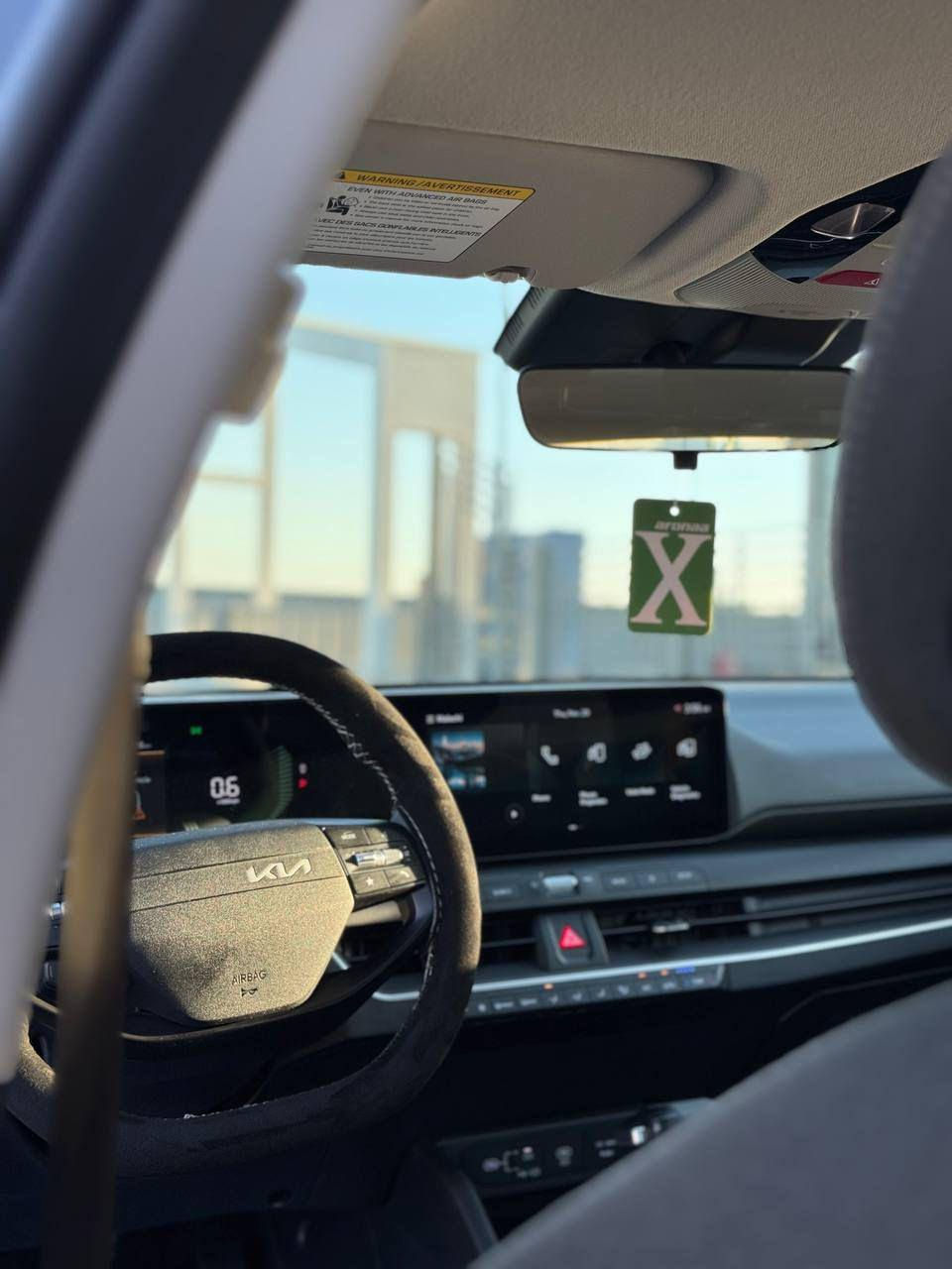 ياألله للبيع فقط
اللهم صل على محمد وال محمد 
وصول جديد ترقيم جديد اربيل الدولي 
كيا K4 محرك 2000 cc دوش لون نفطي 
السيارة بحالة الوكالة ماشية 5000 مايل يعني اخت  زيرو/مواصفات نص فول / بصمة /تشغيل عن بعد /
نظام ترحيب / شاشة كبيرة /عداد دجتل متصل /
انظمة قيادة نورمال /سبورت /رادار امامي جانبي خلفي / قيادة ذاتية / صندوق ذكي بصمة / بصمة ابواب /اوتو هولد / هند بريك بصمة / بجم لد / صندوق لد /حادث سطحي خفيف جدا بدون دواخل
ايرباك بردة وراجع سستم تبديل جاملغ فقط وطرف الباب بارد + طرف البنيد بارد  جهة الراكب  
بدون شخوط بدون رصعات كما موضح بلصور .
مكان السيارة بغداد حي الاعلام 
للاستفسار اتصل :- 
***********
