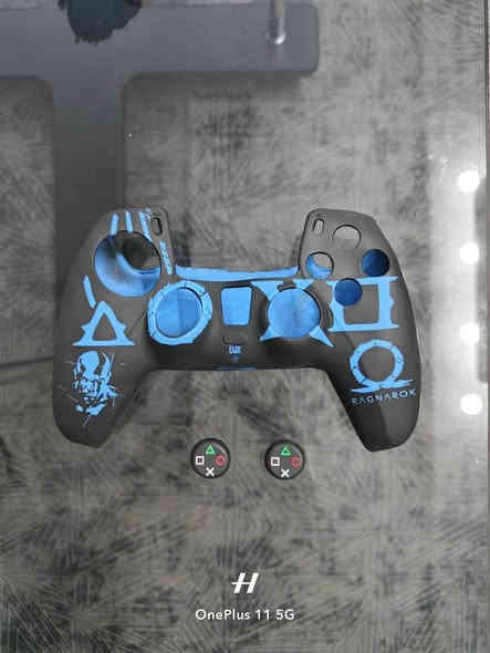 جهاز بلي 5 سلم ( PS5 Slim ) 🔵🔴🟡
ذاكرة واحد تيرا ( الف گيگا )

كامل غراض و كارتونه هم موجود و وياه ذني الغراض ، كفر لليدة و كفر لگير اليدة و كيبل شحن اليدة و بيه حسابي الشخصي مشتري بيه لعبة

Batman Arkham Knight : Premium Edition 

يعني اللعبة نسخة كاملة،  يجي وياه كل الاضافات و السكنات ، الحسابي ناسي الرمز مالته ف انطيه ويا البلي 

الجهاز نظيف و ممفتوح و اليدة بدلت بيه الگير الاول و الثاني ب گير مغناطيسي يعني احسن من البلادي و ميصير بيه درفت

مكاني كركوك - روناكي - قرب تقاطع حي النصر ، تجي 
تفحصه و تجيكه  ب بيتي و تاخذه

س.ع.ره : ( 570 الف ) 🔴🔴🔴 و الي يشوفه غالي يكدر يتأكد من السوگ لان سعري كلش مناسب ويا كل ذني الغراض و الحساب

و ما عندي توصيل

متواجد خاص و هذا رقمي و عليه واتس اب 

*********** 🟢🔵
