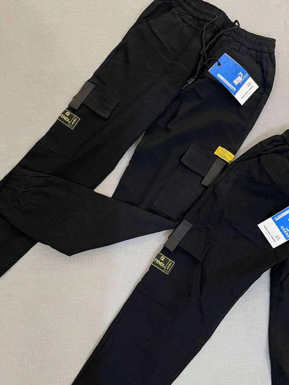 السلام عليكم ملابس تصفية محل بسعر مناسب جدا العنوان نجف ***********
