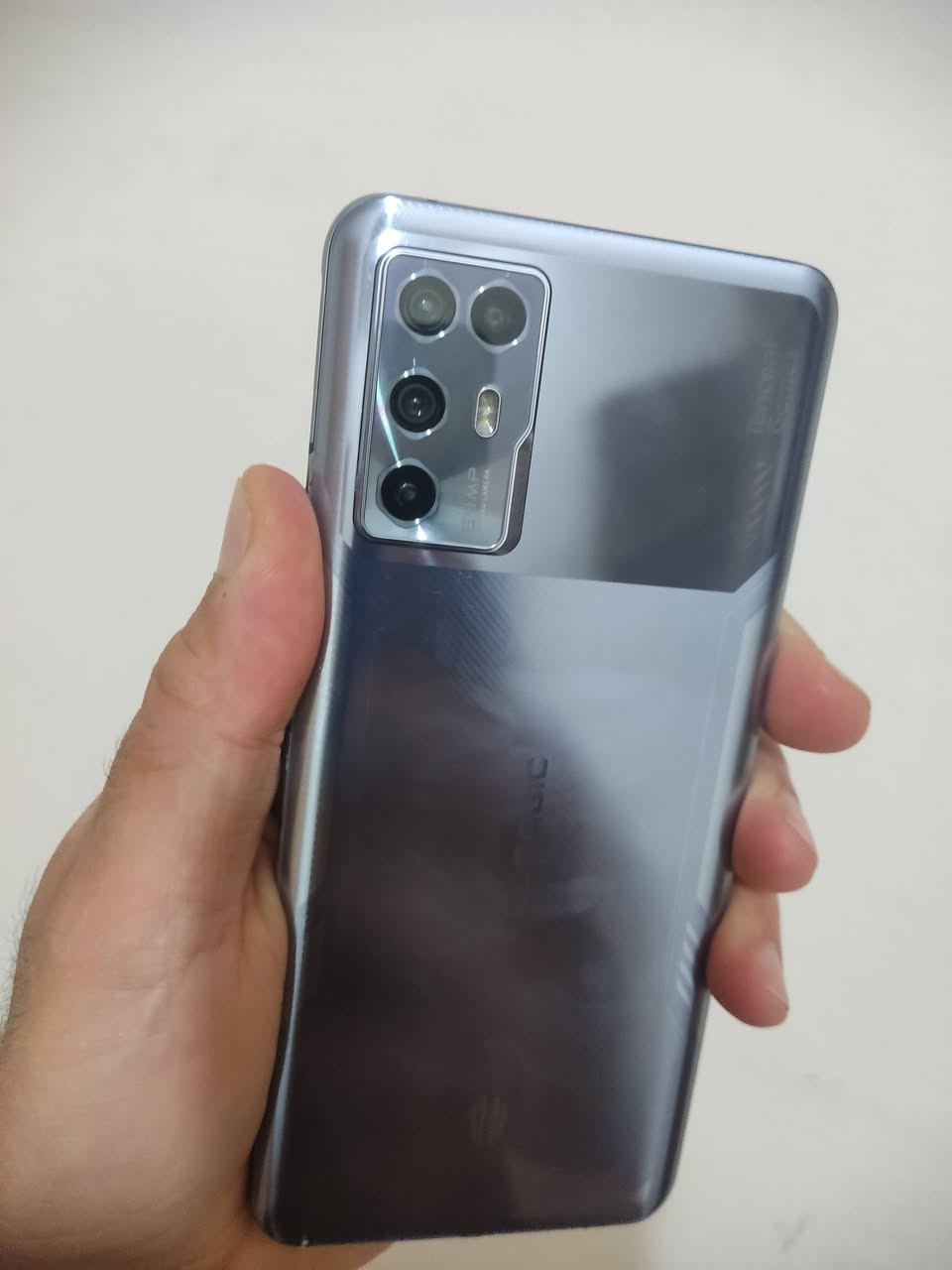 السلام عليكم
ريد ماجك6r
طايح بالمي ما يشتغل
بعده جديد
يمكن البورد ضارب
يفيد قطع غيار اذا ما عندك بورد
او تكدر تشوف مصلح زين يكدر يشغله
***********
