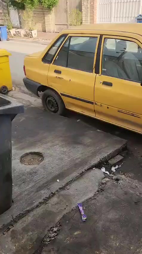 السلام عليكم سايبه ٢٠١٢
شغاله كلشي مابيها كير مكينه  نضيفات 
دبلات قواعد دسكات درايم شفت جديد 
رقم احمر صدامي ابيع كوم حديد.  مثل ما اشتريتها ٥ اوراق 
***********
