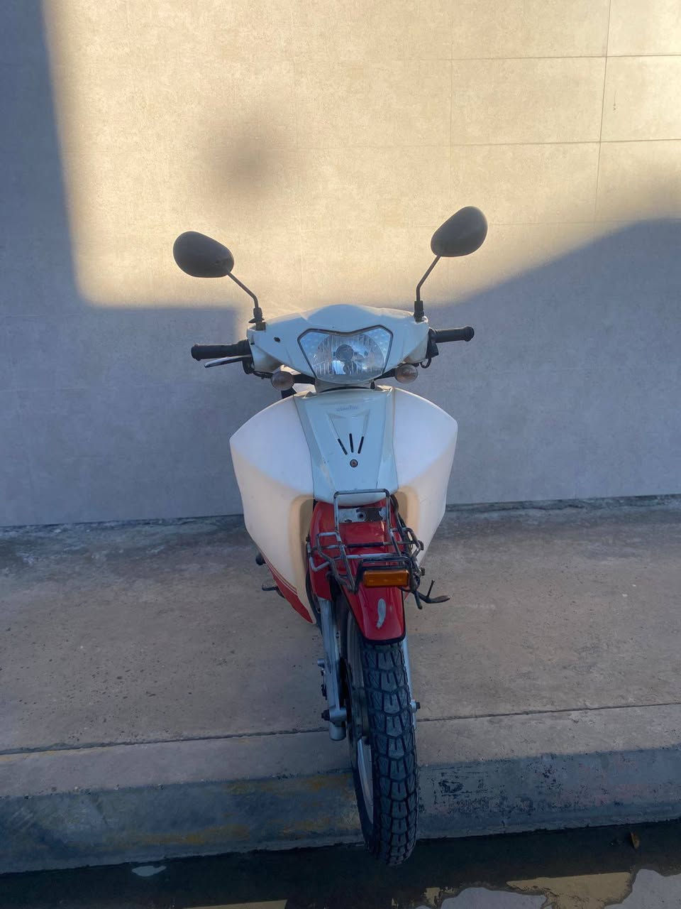 سلام عليكم سرفيز للبيع نضيف تجي تكلب بيدك ماطور دسك حاويه بس الدرع مبدل مكان بلد هاذه رقمي ***********
