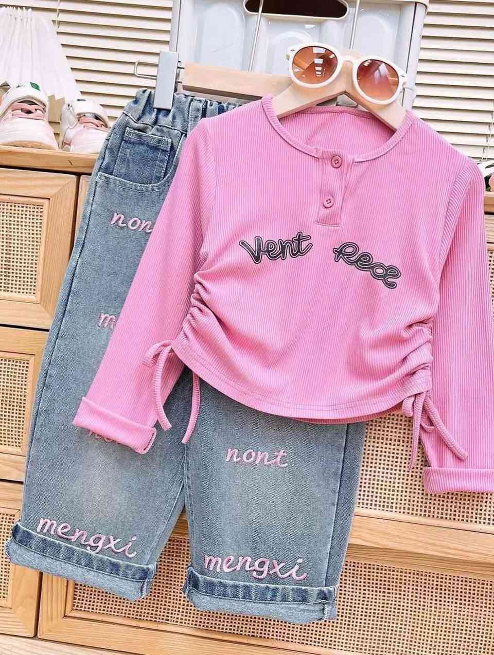 موديلات صيفيه كولكشن العيد كوالتي عالي العنوان بابل الحصوه واتساب ***********وقت العمل من الساعه 8صباحا لل11مساء رابط الانستا https://www.instagram.com/atfal_stayl?igsh=bncwaGVrNWkwZnUx&utm_source=qr
