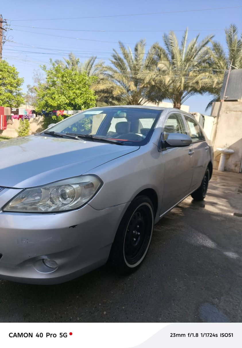 السلام عليكم بيوايدي g3 2013 كير اوتماتيك كير ومحرك مكفول بيهه ضربه  باب سايق ومصبوغه اثر جراد وتوحيد لون سياره جاهزه صدر امامي خلفي  تخم تاير لايت زنون جاهزه علئ اخر حبايه سنويه بأسمي تحويل مباشر ثاني يوم مكاني البياع الشرطه الخامسه ***********  السعر ٥٧
