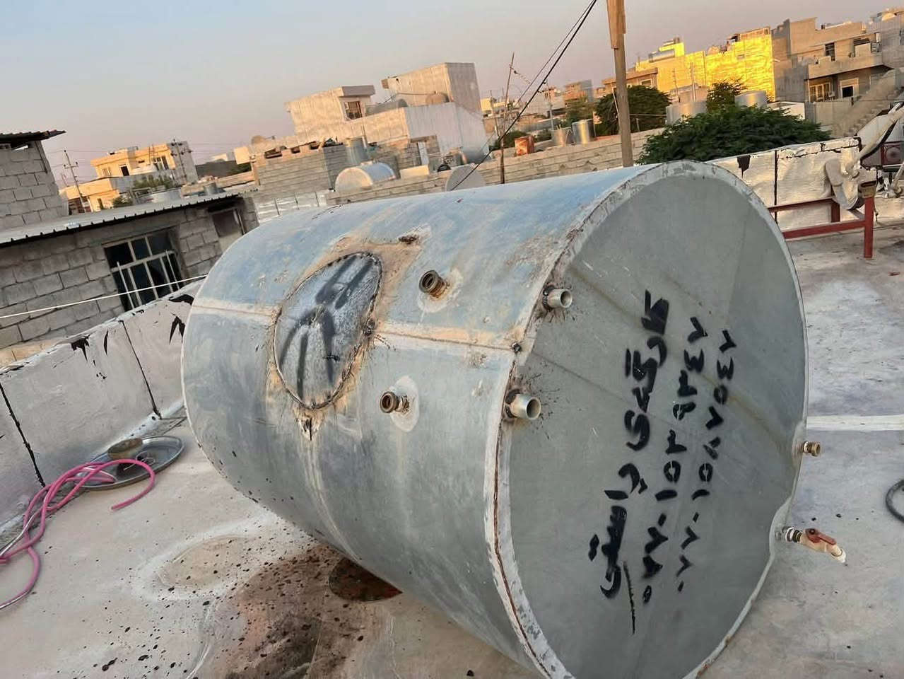 پشت بەخوا کارێک دەکەین تا کو شەش ساڵ ڕەحمەتومان بکەیت دەچینە سەربانی ماڵان بۆ چاک کرنی هەموو تانکیەکی ئاو نەوت لە ماڵان ناو باخ کارەکەت لەسەر ئاسان دەکەین تانکێکەت مەگۆڕە بە کۆڵێ پارە بۆت سەروبن دەکەین بۆ چەند ساڵێکی تر بەکاری دەهێنیتەوە پەیوەندی بکەن *********** فایبەر واتسابی لە سەرە
