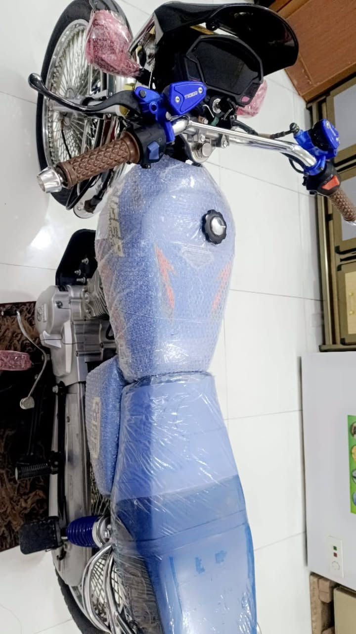 للبيع مكلف بلنشر
***********
