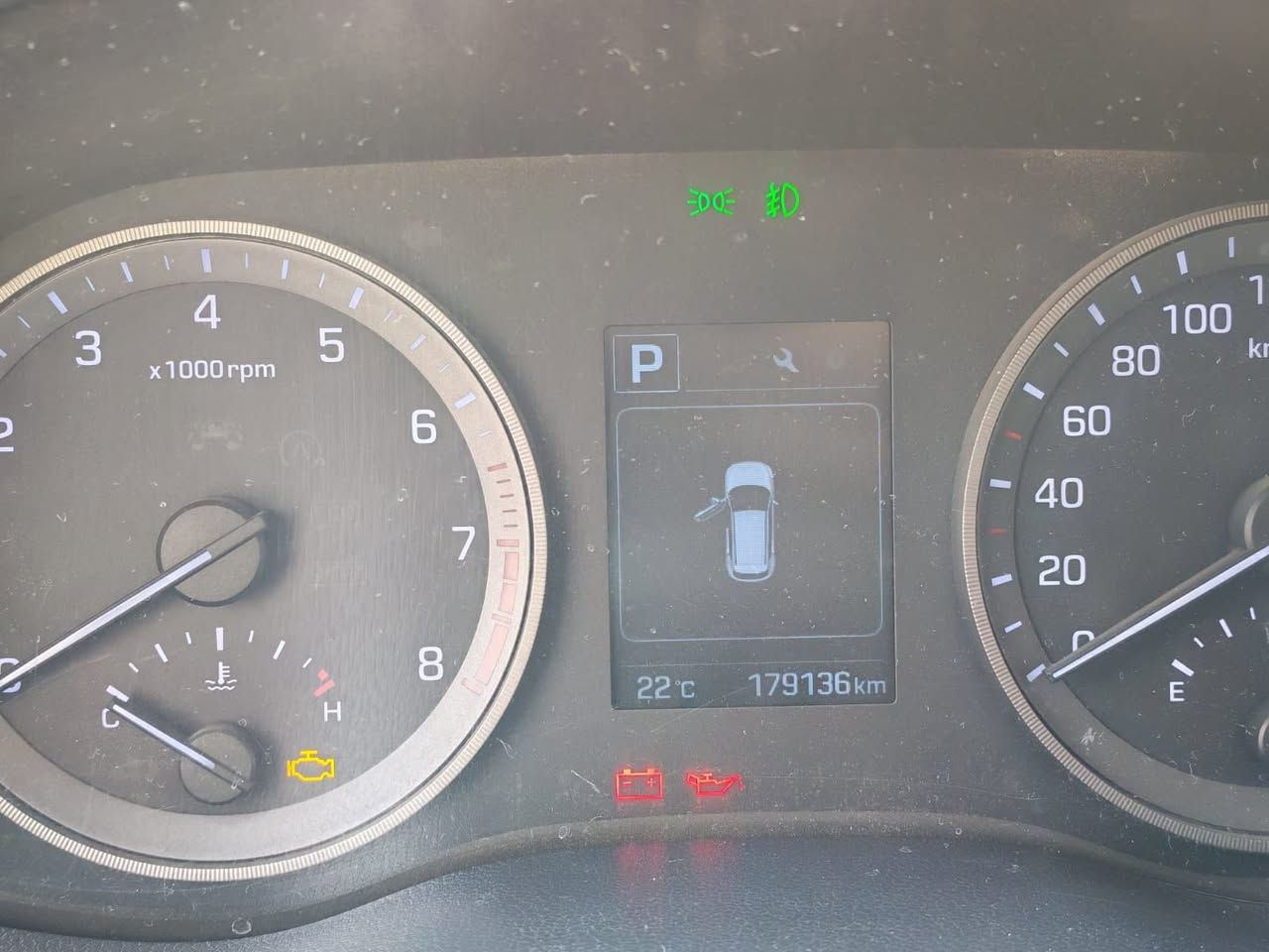 توسان 2017 للبيع
طخم تاير جديد
حدادية نظيفة
تبريد ممتاز 
سيارة كاملة من كلشي
السيارة ظايفلها منظومة غاز جديدة قبل 4 اشهر
يعني انسة صرف البانزين
وذا عاجبك تشيل المنظومة هاي بقت يم الشراي
بيها قطعتين صبغ جاملغ خلفي وباب
ب164 وبيها مجال للطيبين
شباب الشراي بياع لا يطب ويكسر السعر وتحياتي
*********** اتصال + واتساب
