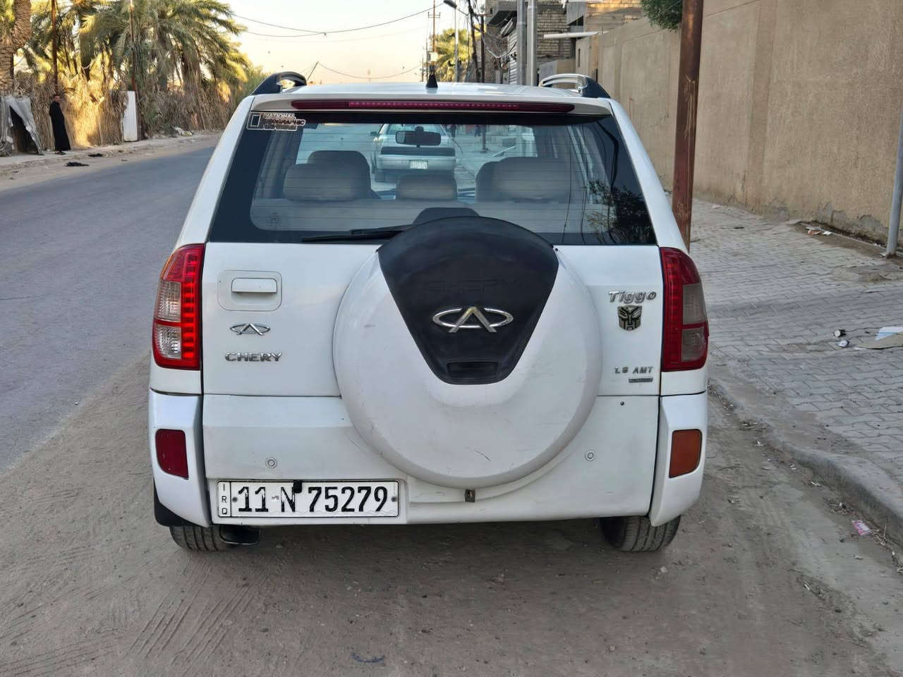 السلام عليكم
تيكو ٢٠١٢ شكل ٢٠١٣
 لون ابيض
كير كهربائي
محرك كير تبريد صدر كله ممتاز
بأسمي رقم بغداد
مكان السيارة بغداد
بيها قطعتين ( جاملغ و بنيد)
ماشية ١٩٦٠٠٠
بسعر ٤٨ ورقة
للاستفسار ***********
