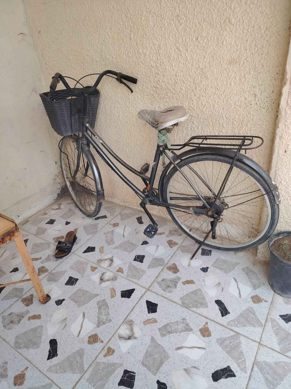 السلام عليكم باسكل للبيع السعر ٤٥ و بي مجال بسيط ***********
