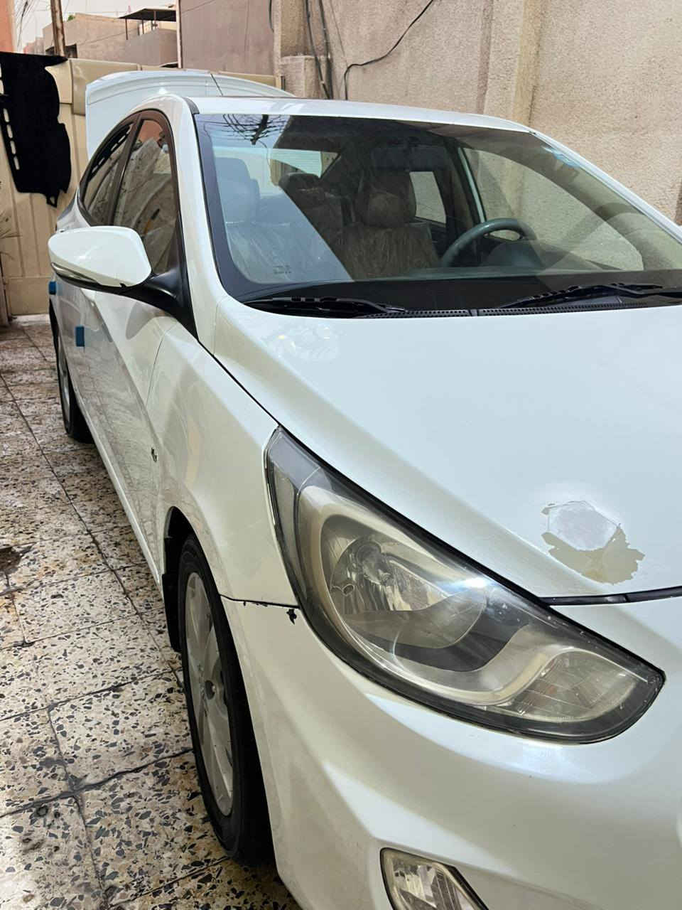 السلام عليكم
اكسنت للبيع موديل 13 خليجي
مواصفات 
محرك دبل قطره بلو
فتحه سلايت+شاشه بلدشبول وكامره 
دوشمه جديده +تخم تايرات جديد 
نضام Eco +اشاير بالمري
تحويل ثاني يوم 
المكان بغداد حي المواصلات 
الاستفسار أكثر تصال على رقم ***********
