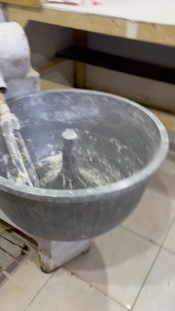 السلام عليكم غراض مخبز مستعملات شي قليل للاستفسار ***********
