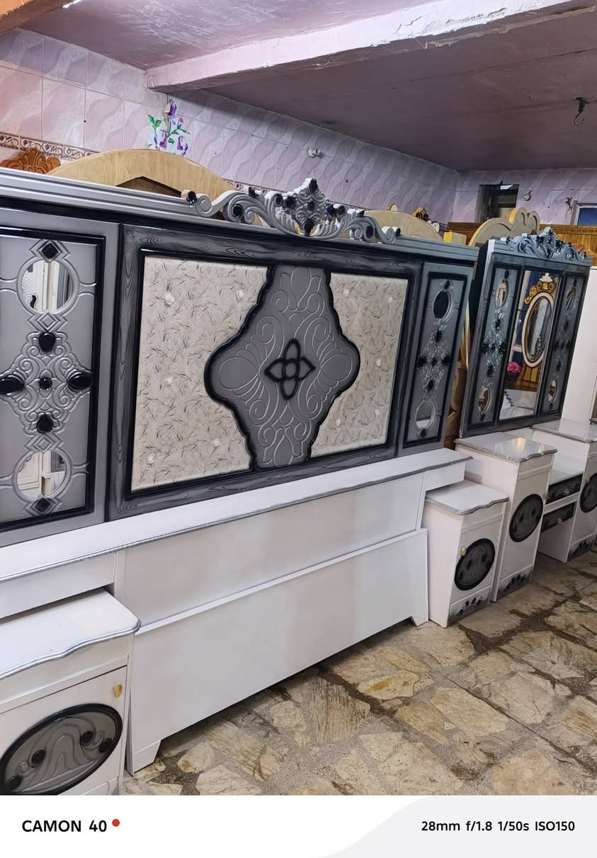 غرفة نوم فخمة ستة أبواب
شغل جديد وبجودة عالية
9 قطع كاملة
نظافة 100% – بدون أي ملاحضات
إذا السعر مليون مع الشد والتوصيل/***********
