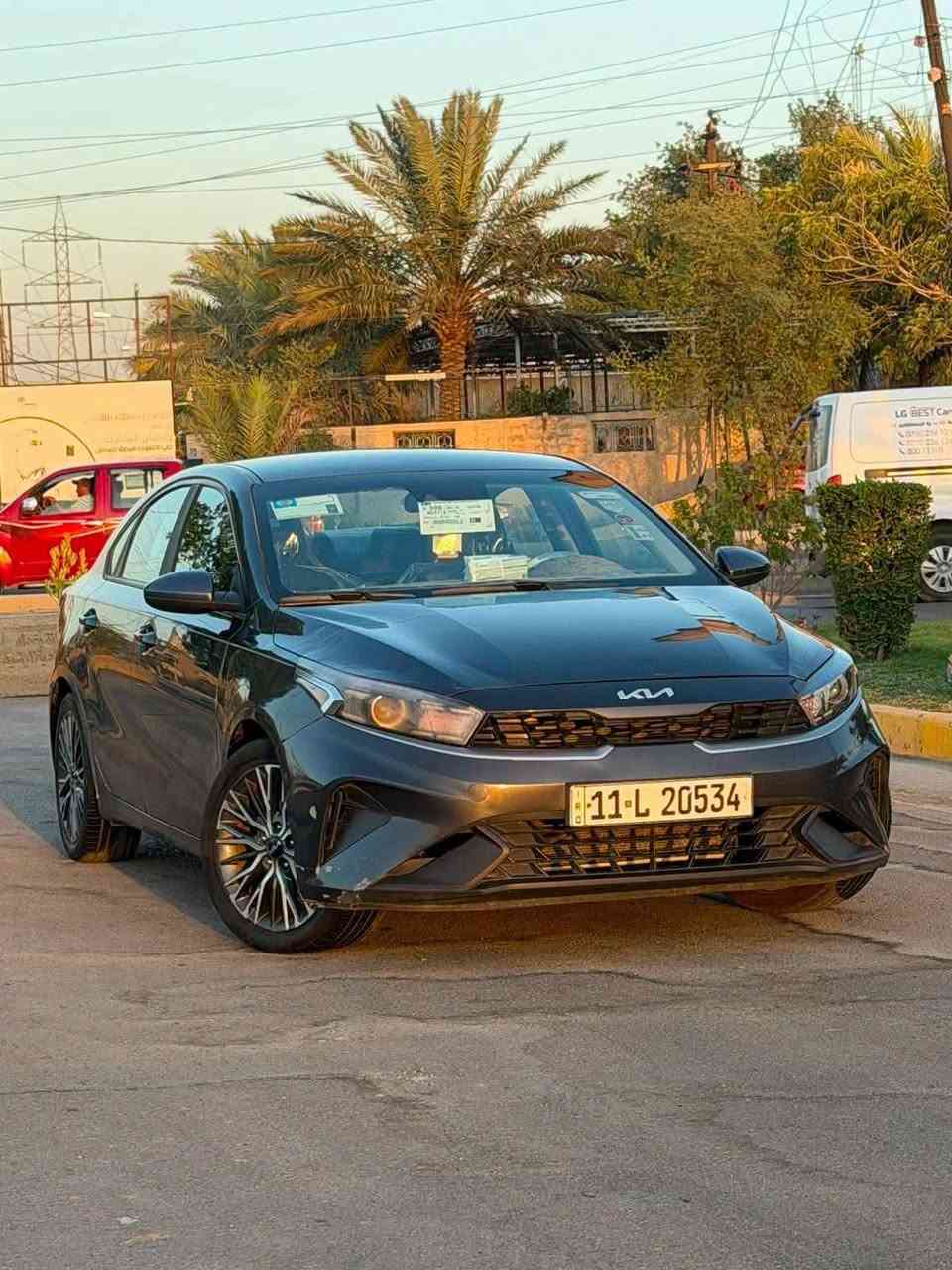 السلام عليكم
سلام عليكم 
فورتي مديل 2022 سياره جديده مابيه اي نقص بيه صبغ بالجاملغ الأمامي وبارد بالنيد ماشيه 80 ك م مواصفات السياره تحكم ستيرن شاشه كأمره ثلاث انظمه قياده منظومه زنون وبعد هواي مواصفات كير مكينه كفاله تخم تاير جديد باسمي تحويل مباشر صور الحادث راسلني واتساب والسونار بالمنشور بيه تصليح بسيط بشاصي السعر 128 وبيه مجال العنوان البياع تقاطع درويش  هاتف ***********
