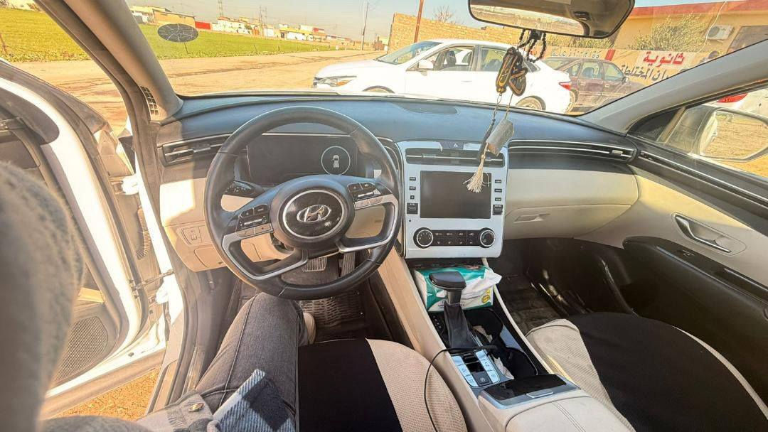 السلام عليكم 
سياره للبيع تكسون 2024 سياره كلين من ظرر صبغ ظربة بارد ماعده شخط بل صوره فقط رقم اربيل سياره فول ماعده بانورما إشارة ترحيب عند اقتراب سياره بصمه هندبريك بصمه كشنات كهرب هواية مواصفات بيها ماشيه 49 الف مكان سياره موصل السعر 224 بيها مجال الاستفسار ع خاص او اتصال ع رقم  ***********
