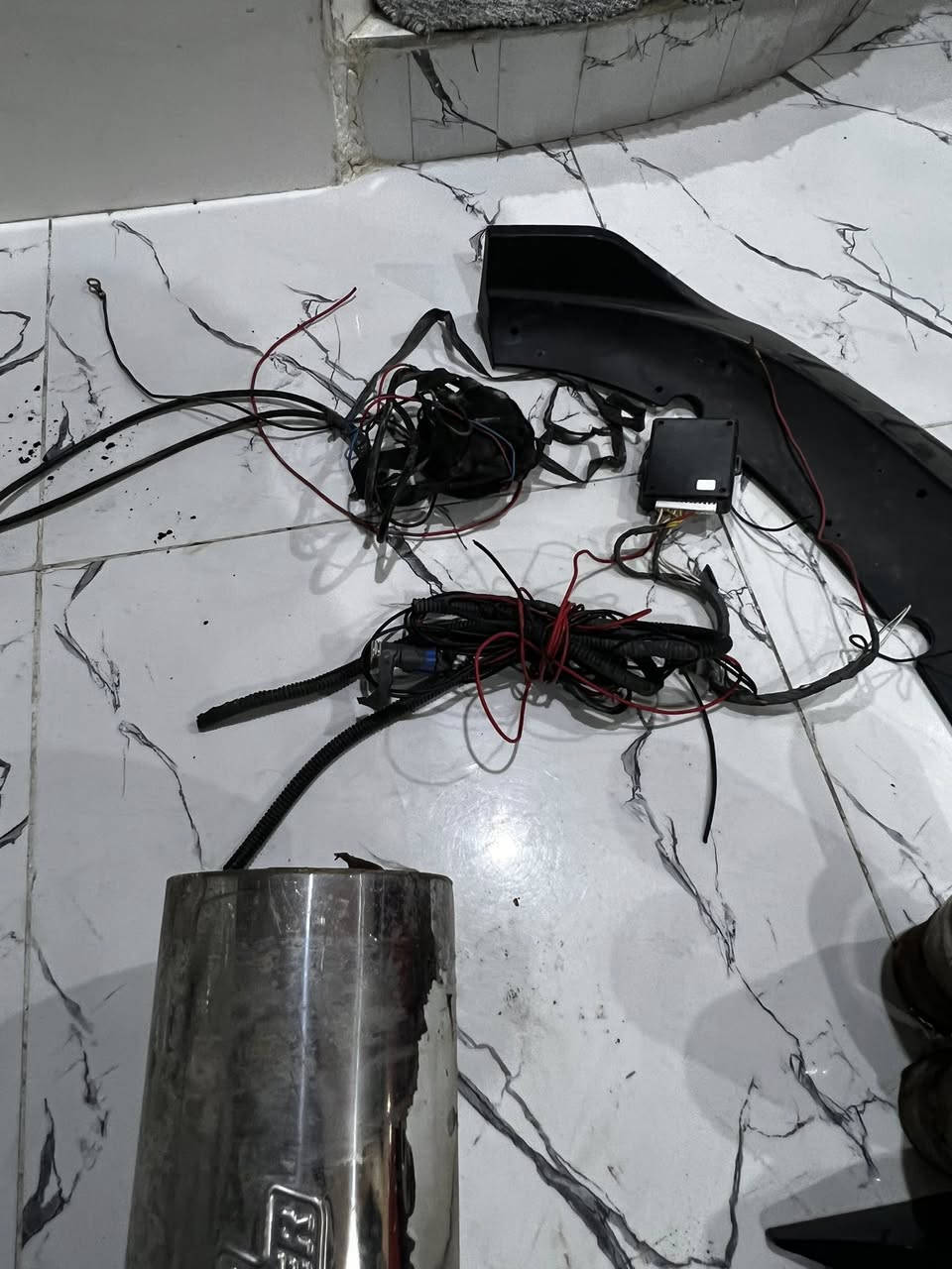 غراض جارجر2017 للبيع قيم وخذ ***********
دبات صوت 3.6 ريمونت مع نيكل كزوز

بنله. جارجر 

لحية جارجر 

مري داخلي 

اضافه جناح

غلاف مرايه جانبية 

مثلث جامه خلفية 

تحكم تبريد
