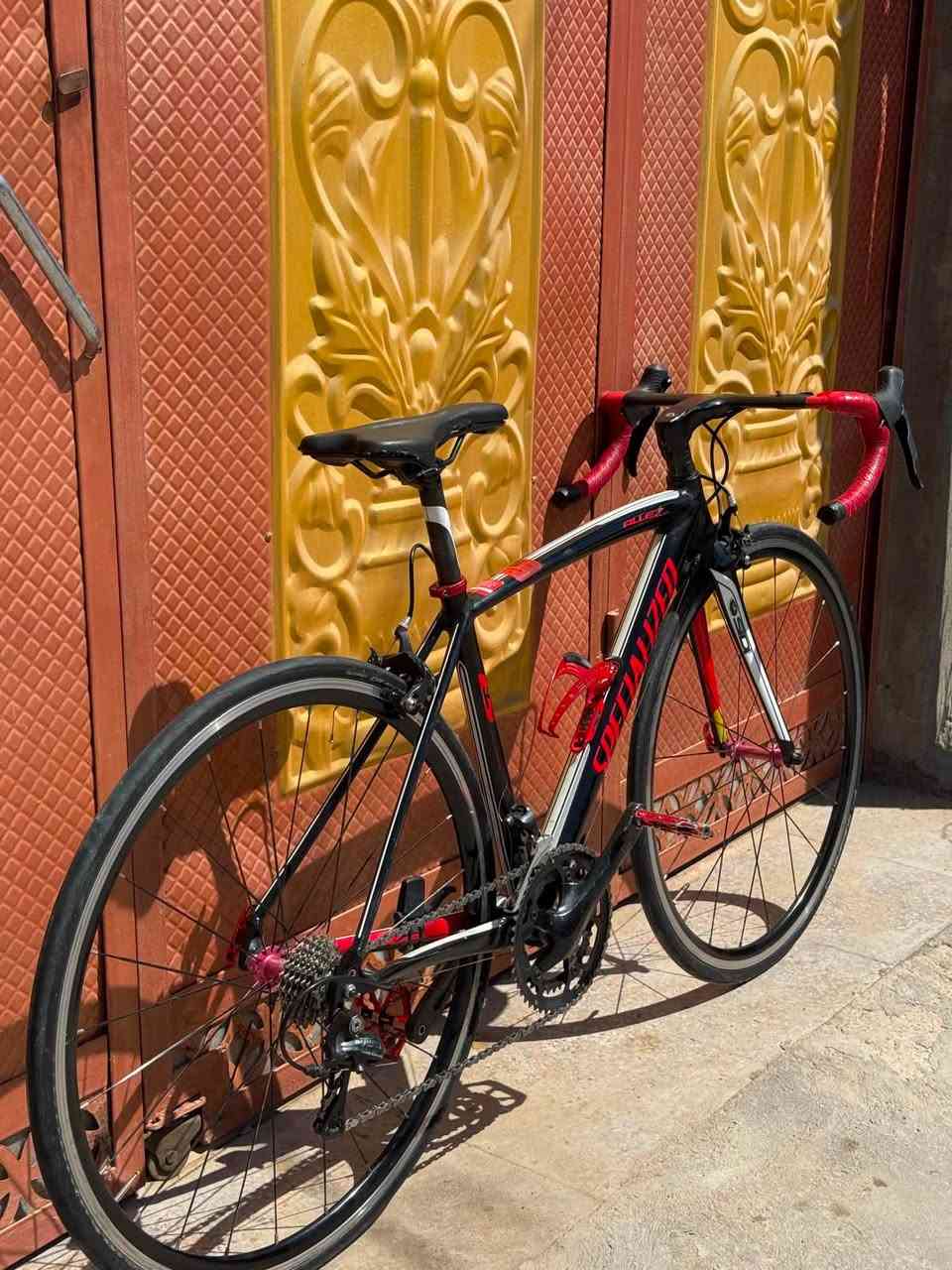دراجة للبيع مستعجل رود بايك من ماركة سبيشل زت طراز أليز 

Specialized Allez
فريم الدراجة المنيوم خفيف كلش
ماشة كاربون 
بوري سرج كاربون 
ستيرن كاربون 
فريم ٤٨ 
عقرب ونقار سورا 
البدالات من شركة
IGNITE
 مكاني بغداد 
يوجد توصيل


**إذا كنت صاحب هذا الإعلان وتريد حذفه لأي سبب، رجاءا أرسل رسالة إلى الدعم الفني**