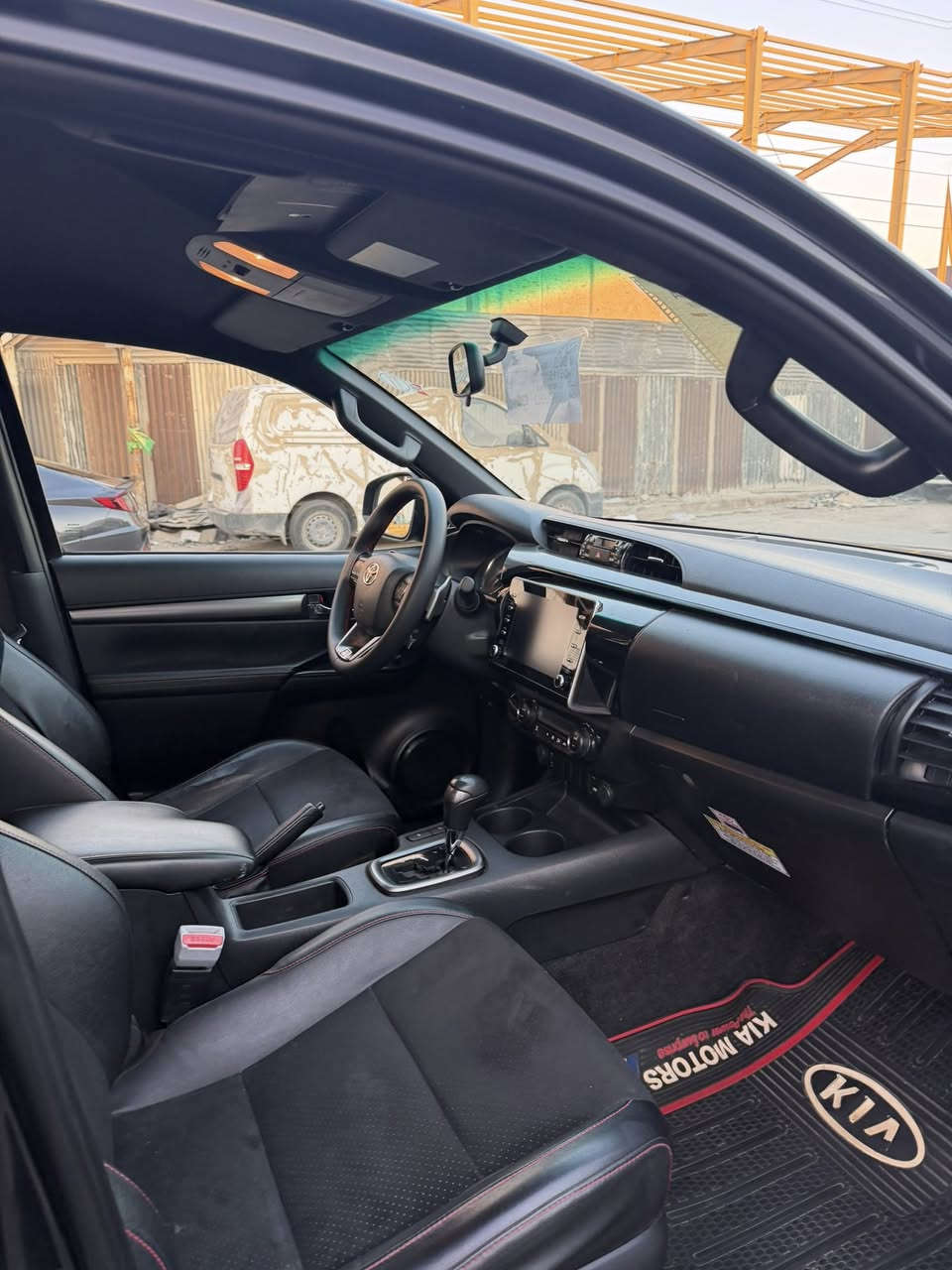 سلام عليكم للبيع هايلوكس GR
2022مكفوله سياره كلش جديده 
ماشيه ٥٤الف رقم اربيل مكاني بغداد
سعرها 395 ***********
