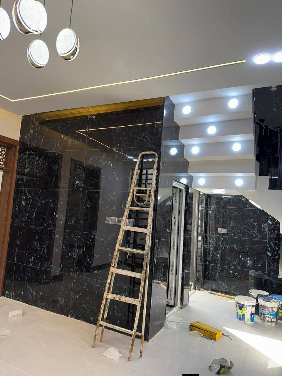 150 متر البيع طابقين فول فول
... *********** أو تساب
بيت على شارع المطار مقابيل قريه الغدير مباشر عمود 260
بيت كلش مرتب وجهاز السكن سند 25 قرار محكمه
مستعدون البناء البيوت الكبيره ولا الصغيره بنسب بيتك ويريد سعر اكتب تم بتعليق يجك سعر
