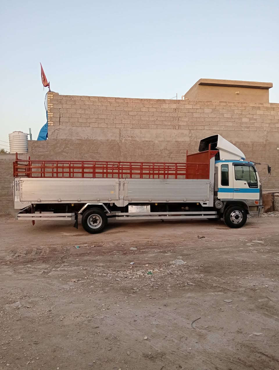 سلام عليكم هينو طيره مكينه 80 عادي موديل 91  رقم بابل شاصي مطول 50 سانتيم تصال ***********
