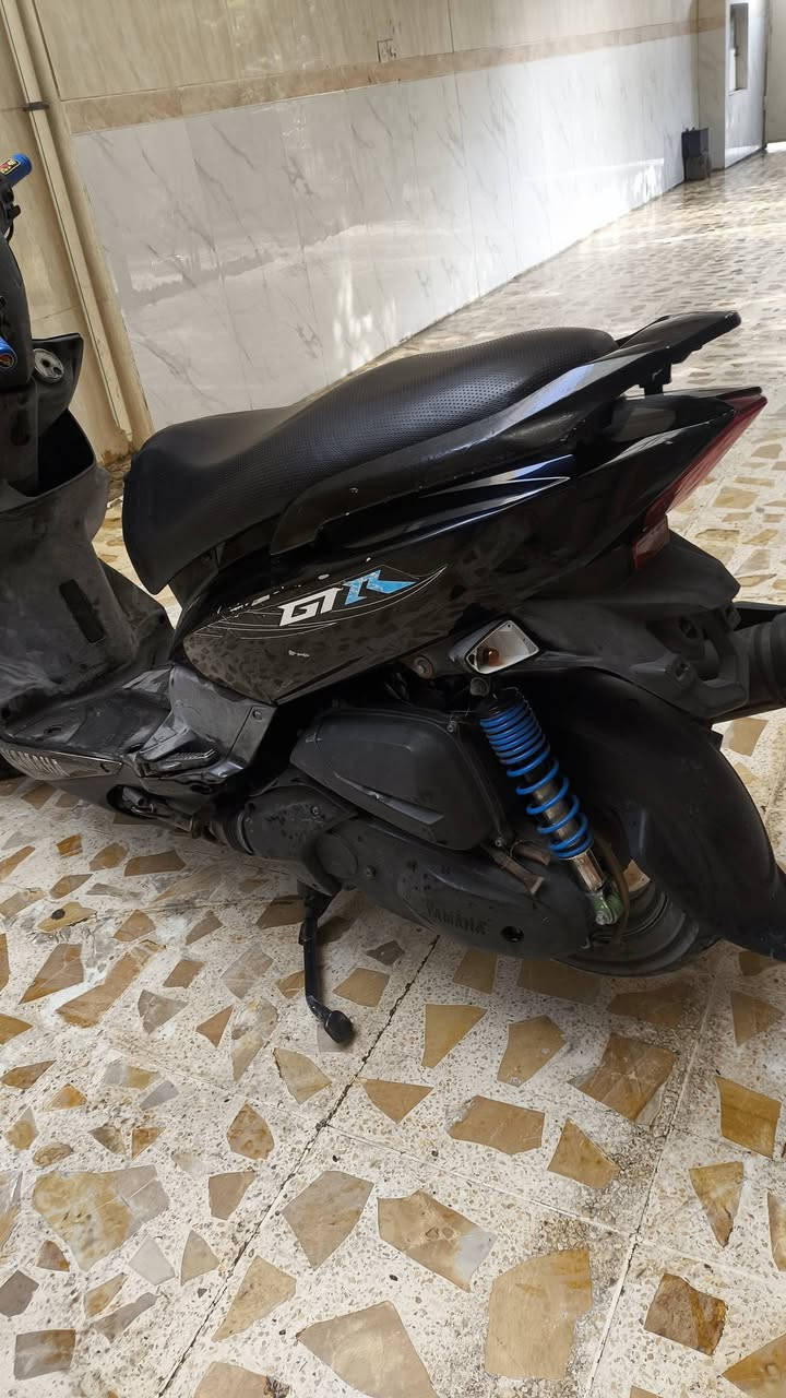 السلام عليكم جي تي ار للبيع صارله شهر ونص نازله من الرمبه الدراجه نظيفه حيل ماشيه 18  الف مبدله دهن خمس مرات  فقط + بانزين كله محسن اديرله  السعر 1200 وبيه مجال العنوان بغداد ***********
