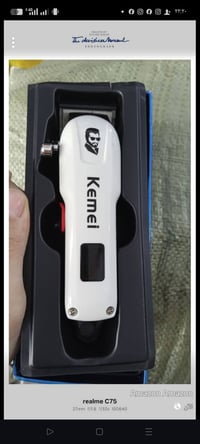 مكينة حلاقة • احترافية • عليها تخفيض