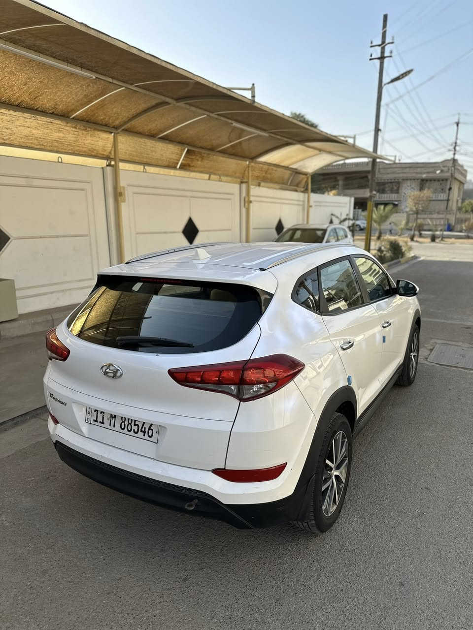 السلام عليكم
توكسان خليجي 2017 رقم بغداد دولي
محرك دوش 2000 وكالة الكاصد 
داخل صاج شاشة اصلية 
مواصفات السيارة واضحة بالصور 
كير ومحرك بلادي بدون فتح 
بيها هلال الجاملغ الخلفي مصبوغ 
مكاني بغداد البلديات / سعرها 169 

للاستفسار : ***********
