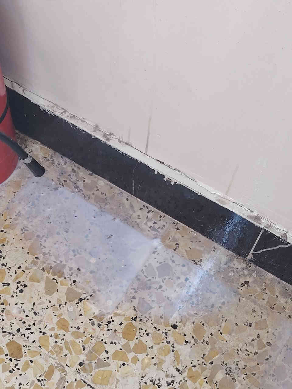 يوجد عمل مكافحت الرضه والحشرات كافت العلاجات للحشرات كادر عمل متوفر تكريت او خارج تكريت ***********
