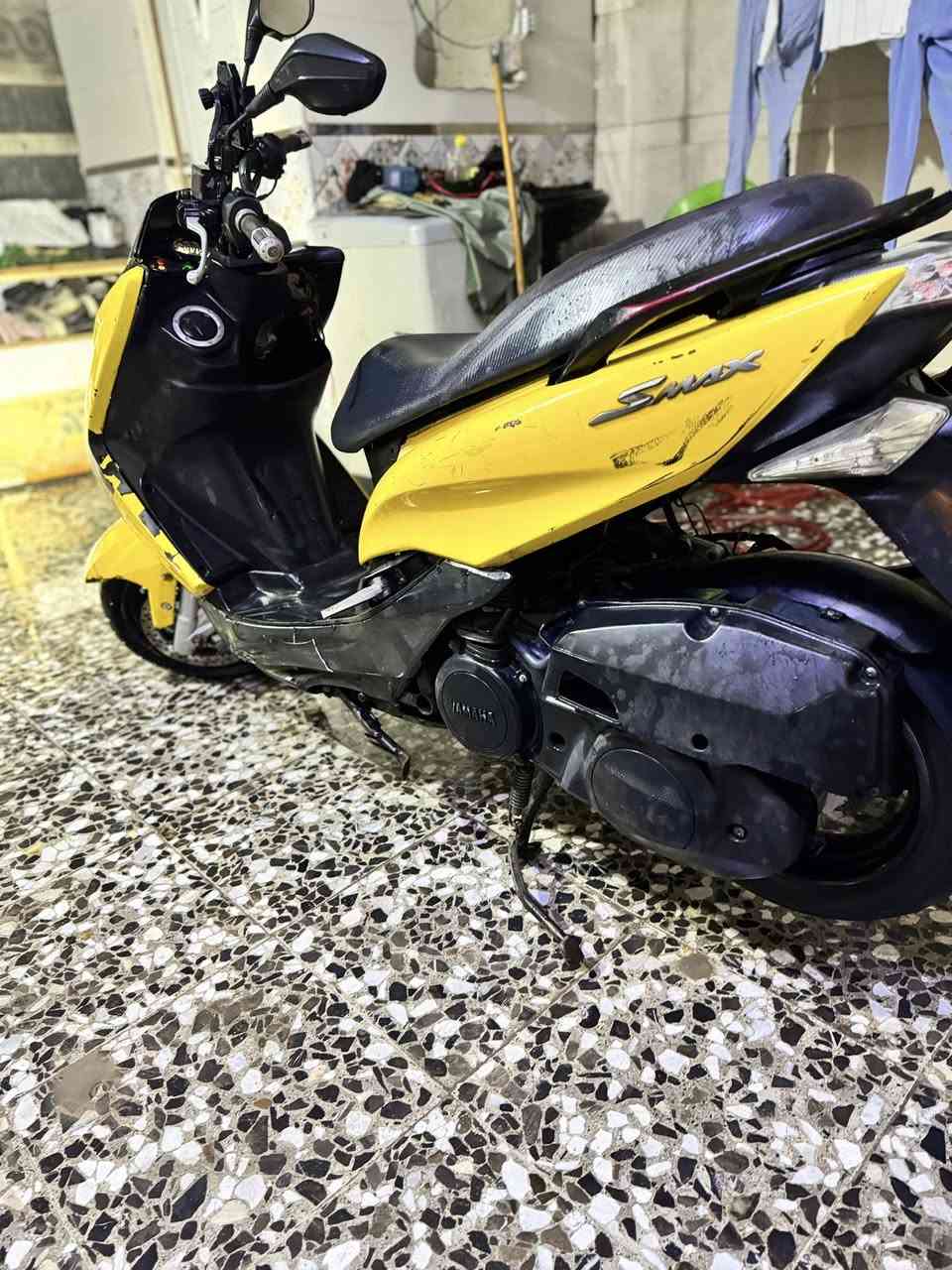 سلام عليكم دراجه SMXجيل 13 مجفته مره وحده وتجفيت درجه اولى ودراجه خير من الله بس كشره شويه تعبان ولمكينه مو كله مجفته بس الزنجيل مبدله بيه وبعد مامبدل بيه شي  هاي كدام عينك الدراجه اشاير واكفه النوزل شويه وصخ اله تقتح النوزل تدكه يلا تشتغل الباقي كله كامل وتجي تشوف الدراجه كدام عينك 
الدراجه مال شغل وزينه للجناي 
بيه لايت زينون اصلي وباتري جديد اصلي نص نكره تشتغل 
قبق مسح مو نفخ 
مكاني المشتل قرب المجلس بلدي 
*********** 
السعر 800 وبيه مجال بصيط للشراي 
اتصل ودلل
